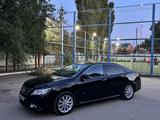 Toyota Camry 2012 года за 9 309 581 тг. в Актобе – фото 2