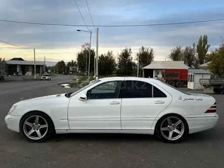 Mercedes-Benz S 320 2000 года за 3 400 000 тг. в Шымкент – фото 2