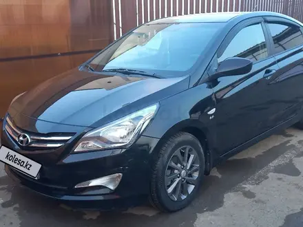 Hyundai Solaris 2014 года за 5 200 000 тг. в Уральск – фото 2