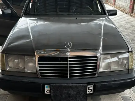 Mercedes-Benz E 200 1989 года за 900 000 тг. в Алматы – фото 3