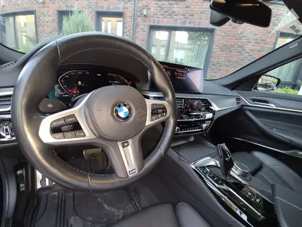 BMW 530 2020 года за 23 000 000 тг. в Алматы – фото 12