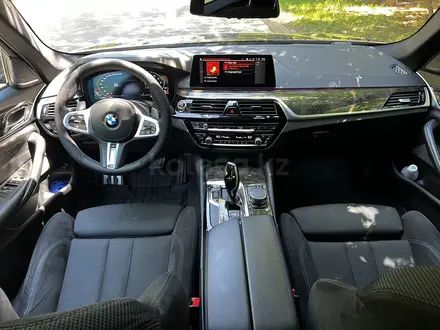 BMW 530 2019 года за 17 900 000 тг. в Алматы – фото 2