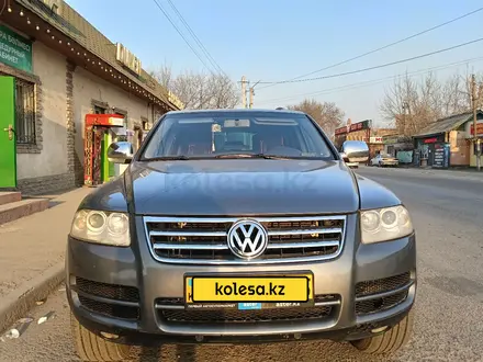 Volkswagen Touareg 2004 года за 4 600 000 тг. в Алматы – фото 7