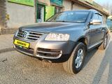 Volkswagen Touareg 2004 годаүшін4 600 000 тг. в Алматы