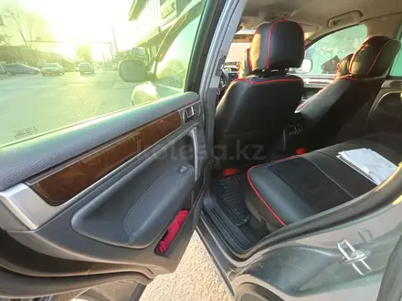 Volkswagen Touareg 2004 года за 4 600 000 тг. в Алматы – фото 9