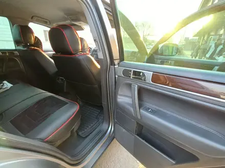 Volkswagen Touareg 2004 года за 4 600 000 тг. в Алматы – фото 10