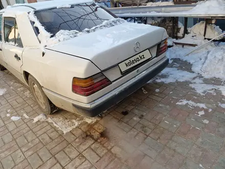 Mercedes-Benz E 300 1990 года за 1 100 000 тг. в Алматы – фото 4