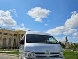 Toyota HiAce с водителем в Атырау