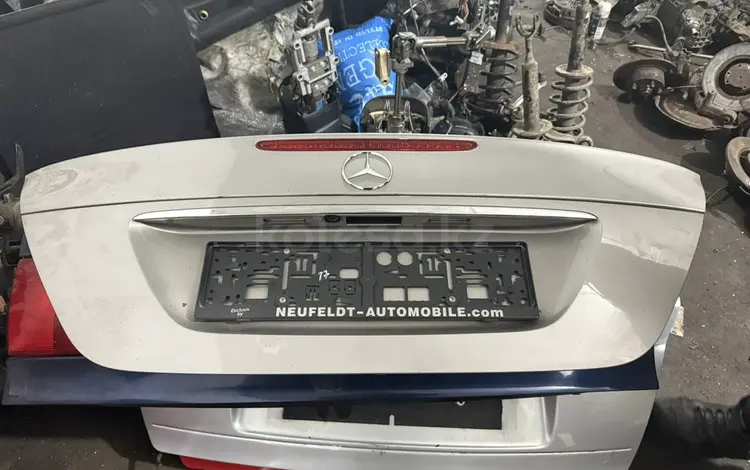 Крышка багажника w211 211 за 50 000 тг. в Караганда