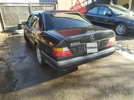 Mercedes-Benz E 230 1990 года за 2 000 000 тг. в Алматы