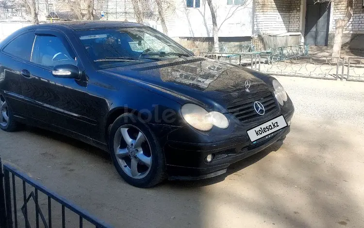 Mercedes-Benz C 200 2004 годаүшін2 000 000 тг. в Байконыр