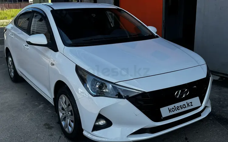 Hyundai Accent 2021 года за 7 200 000 тг. в Семей