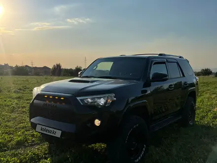 Toyota 4Runner 2015 года за 17 500 000 тг. в Алматы – фото 2