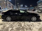 Toyota Camry 2019 года за 14 500 000 тг. в Астана – фото 3