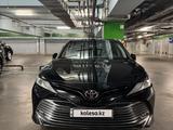 Toyota Camry 2019 года за 14 500 000 тг. в Астана – фото 2
