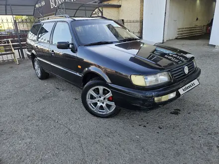 Volkswagen Passat 1995 года за 2 000 000 тг. в Уральск