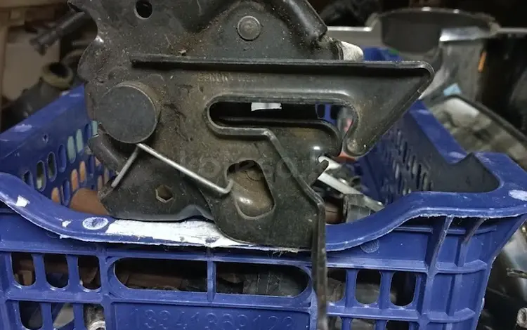 Замок капота за 15 000 тг. в Алматы