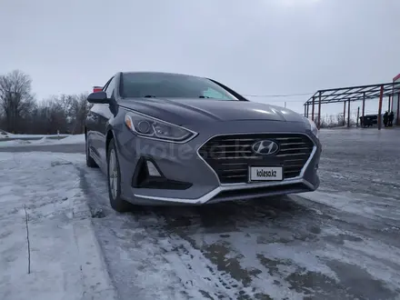 Hyundai Sonata 2018 года за 6 500 000 тг. в Уральск – фото 2
