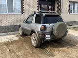 Toyota RAV4 1998 годаүшін2 750 000 тг. в Уральск – фото 2