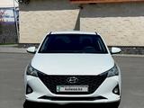 Hyundai Accent 2021 года за 5 900 000 тг. в Алматы