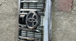 Решетку радиатора с камерой в оригинале за 70 000 тг. в Алматы