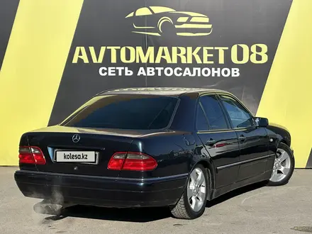 Mercedes-Benz E 430 1997 года за 4 590 000 тг. в Тараз – фото 4