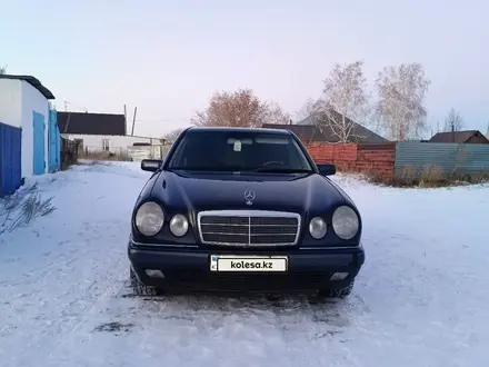 Mercedes-Benz E 240 2000 года за 3 900 000 тг. в Астана