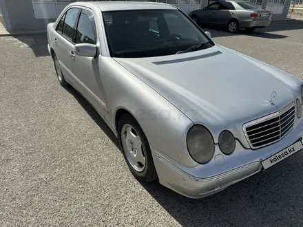 Mercedes-Benz E 320 1999 года за 4 500 000 тг. в Актау – фото 4