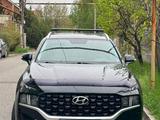 Hyundai Santa Fe 2021 года за 16 300 000 тг. в Алматы