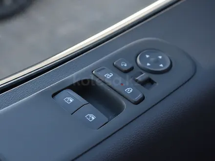 Hyundai Staria Luxe 2023 года за 19 390 000 тг. в Астана – фото 24