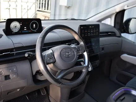 Hyundai Staria Luxe 2023 года за 19 390 000 тг. в Астана – фото 9