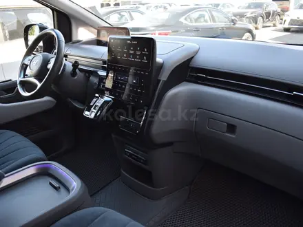 Hyundai Staria Luxe 2023 года за 19 390 000 тг. в Астана – фото 13