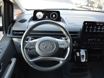 Hyundai Staria Luxe 2023 года за 19 390 000 тг. в Астана – фото 15