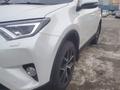 Toyota RAV4 2018 года за 13 500 000 тг. в Актобе – фото 3