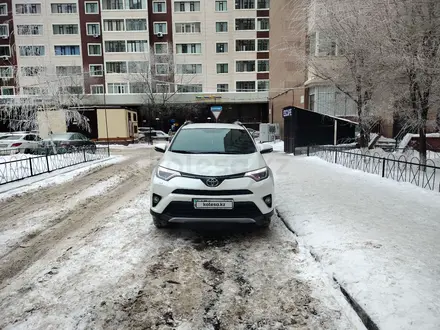 Toyota RAV4 2017 года за 11 700 000 тг. в Астана – фото 13