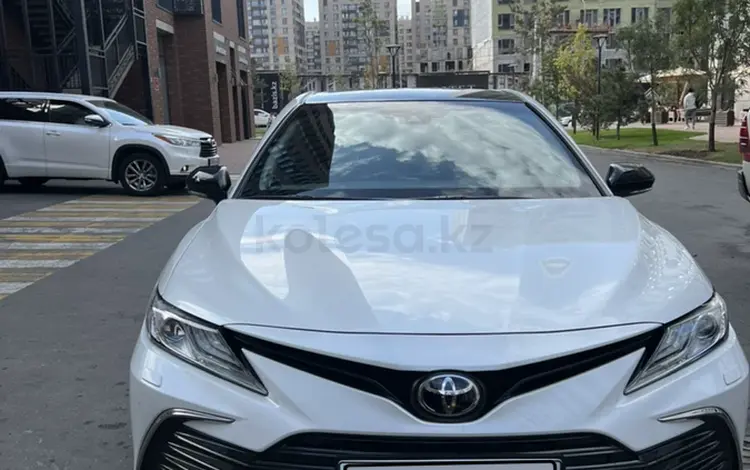 Toyota Camry 2021 года за 22 900 000 тг. в Алматы