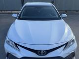 Toyota Camry 2021 года за 21 000 000 тг. в Шымкент – фото 2