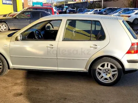 Volkswagen Golf 2000 года за 2 300 000 тг. в Астана – фото 2