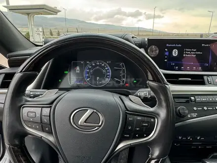 Lexus ES 300h 2018 года за 13 500 000 тг. в Алматы – фото 6