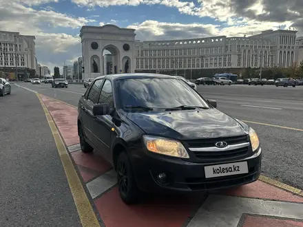 ВАЗ (Lada) Granta 2190 2014 года за 2 000 000 тг. в Астана – фото 2
