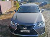 Lexus ES 300h 2012 года за 7 800 000 тг. в Актобе
