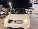Toyota Highlander 2013 года за 9 900 000 тг. в Атырау