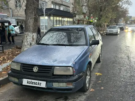 Volkswagen Vento 1993 года за 500 000 тг. в Шымкент