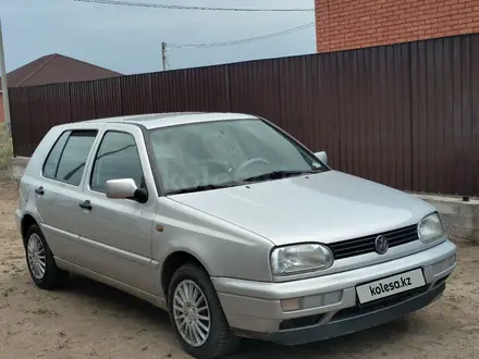 Volkswagen Golf 1995 года за 2 800 000 тг. в Актобе