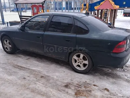 Opel Vectra 1997 года за 1 300 000 тг. в Атырау – фото 2