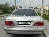 Mercedes-Benz E 240 1998 года за 3 600 000 тг. в Шымкент – фото 2