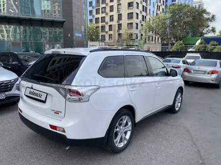 Mitsubishi Outlander 2013 года за 8 200 000 тг. в Алматы – фото 3