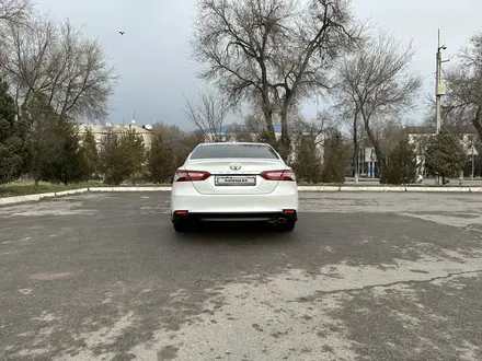 Toyota Camry 2019 года за 14 500 000 тг. в Тараз – фото 5