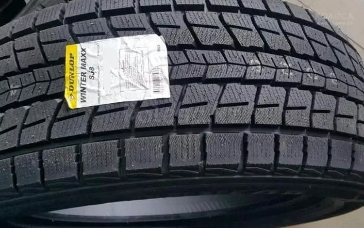 215-65-17 Dunlop Winter Maxx SJ8 за 69 000 тг. в Алматы