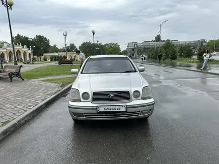 Toyota Progres 2001 года за 3 100 000 тг. в Усть-Каменогорск – фото 2